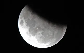 ଚନ୍ଦ୍ର ଗ୍ରହଣ; ଓଡ଼ିଶାରେ ଦିଶିବ, ଖାଲି ଆଖିରେ ଦେଖିପାରିବେ