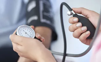 ସରକାରୀ ହସ୍‌ପିଟାଲ୍‌ରେ ରୋଗୀ ଚିକିତ୍ସାରେ ନିୟୋଜିତ ହୋଇପାରିବେନି ଅଣ-ସ୍ୱାସ୍ଥ୍ୟକର୍ମୀ