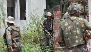 କଶ୍ମୀରରେ ପୁଣି ୨ ଆତଙ୍କୀ ସଫା, ଗୁଳି ବିନିମୟ ଜାରି