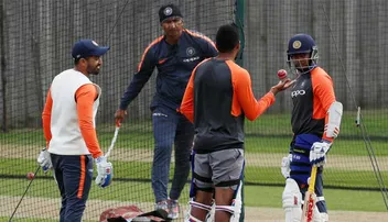 ଇଂଲଣ୍ଡ୍‌ ଦଳରୁ ବାଦ୍‌ ପଡ଼ିଲେ ୱକ୍ସ ଓ ପୋପ୍‌, ମୋଇନ୍ ଓ କରାନ୍‌ଙ୍କୁ ଡାକରା