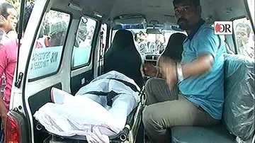 ପ୍ରେମିକ ଆତ୍ମହତ୍ୟାର ଦୁଃଖ: ଶପିଂ ମଲ୍‌ରେ ଝୁଲି ପଡ଼ିଲେ ପ୍ରେମିକା