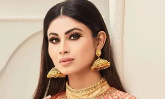 ରାଗି ଗଲେ ମୌନୀ, ଛାଡ଼ି ଦେଲେ ପ୍ରୋଜେକ୍ଟ!