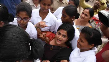 ମହାରଥିଙ୍କ ‘ମହିଳାଙ୍କ ୨ ସ୍ୱାମୀ’ ବିବୃତି ପ୍ରତିବାଦରେ ଭାଜପା ମହିଳା ମୋର୍ଚ୍ଚାର ନବୀନ ନିବାସ ଘେରାଉ ଉଦ୍ୟମ