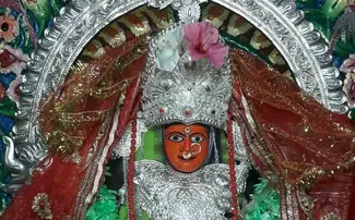 ‘କୁଷ୍ମାଣ୍ଡା’ ବେଶରେ ଦର୍ଶନ ଦେଉଛନ୍ତି ମା’ ସମଲେଶ୍ୱରୀ