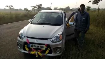 ଲୁଟି ନେଲେ ୬୦ ଲକ୍ଷ