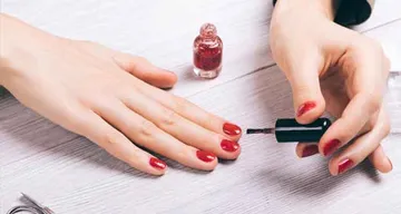 ନେଲ୍‌ପଲିସ୍‌ ଲଗାଇଲେ ହୋଇପାରେ କ୍ୟାନସର୍‌ !