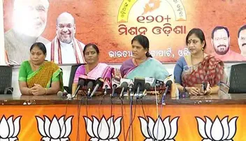 ନବୀନଙ୍କ ପାଇଁ ରାଜ୍ୟବ୍ୟାପୀ ନାଲିଚୁଡ଼ି ସଂଗ୍ରହ କରିବ ବିଜେପି ମହିଳା ମୋର୍ଚ୍ଚା