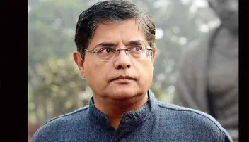 ଓଡ଼ିଶାରେ ଚିଟ୍‌ଫଣ୍ଡ ଦୁର୍ନୀତିର ତଦନ୍ତକୁ ନେଇ ପ୍ରଶ୍ନ ଉଠାଇଲେ ବୈଜୟନ୍ତ