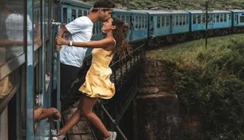 ଏମିତି ପୋଜ୍‌ରେ ଫଟୋ ଉଠାଇ ଟ୍ରଲ୍‌ ହେଲେ ଏହି କପୁଲ୍‌