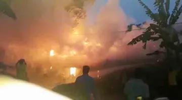 ନିଆଁ ଲାଗି ୮ ବଖରା ଘର ପାଉଁଶ