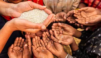 ଜାଣନ୍ତୁ କାହାକୁ ଦାନ କରିବେ ଆଉ କାହାକୁ ନୁହେଁ