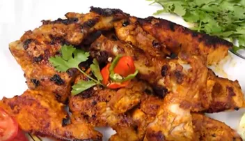 ଆଜି ରବିବାରରେ ଘରେ ପ୍ରସ୍ତୁତ କରନ୍ତୁ ତାୱା ସ୍ମୋକ୍‌ ଚିକେନ୍‌