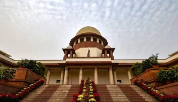 ପୁଣି ସୁପ୍ରିମ୍‌କୋର୍ଟ କେନ୍ଦ୍ର ମୁହାଁମୁହିଁ