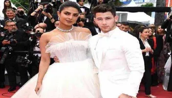 କାନ୍‌ରେ ବଲିଉଡ୍‌ ସେଲିବ୍ରିଟିଙ୍କ ଭିନ୍ନ ଭିନ୍ନ ଅନ୍ଦାଜ୍‌