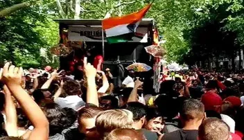 ବିଦେଶରେ ବାଜିଲା ଦେଶୀ ଗୀତ: ଧୁମ୍‌ ନାଚିଲେ ବିଦେଶୀ