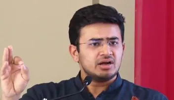 ହିଂସା ପ୍ରଭାବିତ ଅଞ୍ଚଳ ଗସ୍ତ ପୂର୍ବରୁ ତେଜସ୍ୱୀ ସୂର୍ଯ୍ୟଙ୍କୁ ଅଟକାଇଲା ପୁଲିସ