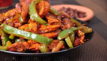 ପ୍ରସ୍ତୁତ କରନ୍ତୁ ଚଟ୍‌ପଟା ‘ଡ୍ରାଗନ୍‌ ଚିକେନ୍‌’