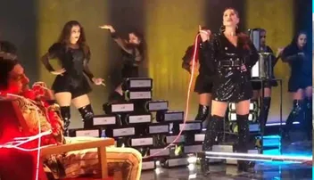 ନୱାଜୁଦ୍ଦିନ୍‌ଙ୍କୁ ବାନ୍ଧି ନାଚିଲେ ସନ୍ନି, ଭଡିଓ ଭାଇରାଲ୍‌