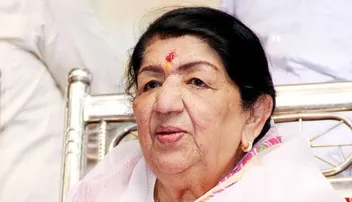 ଘରକୁ ଫେରିଲେ ଲତା; ଟ୍ୱିଟ୍‌ କରି କ’ଣ କହିଲେ ପଢ଼ନ୍ତୁ