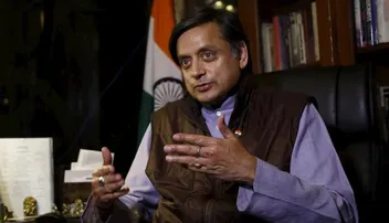 ଶଶି ଥରୁରଙ୍କୁ ସାହିତ୍ୟ ଏକାଡେମୀ