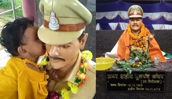 ବାପାର ପ୍ରତିମାକୁ ଜୀବିତ ଭାବି କ’ଣ କରୁଛି ଝିଅ, ଦେଖନ୍ତୁ ଭିଡ଼ିଓ