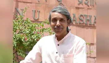 ଜେଏନ୍‌ୟୁରେ ହଟହଟା ହେଲେ କୁଳପତି