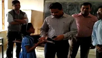 ପିଲାଙ୍କୁ ଗୁଣନ ଶିଖାଇଲେ ଜିଲ୍ଲାପାଳ