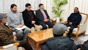 କଶ୍ମୀର: ରାଷ୍ଟ୍ରଦୂତଙ୍କୁ ଭେଟି ୮ ପିଡିପି ନେତା ବହିଷ୍କୃତ