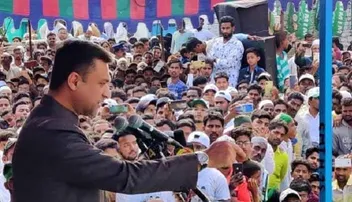 ମୁସଲିମ୍‌ ଭାରତକୁ ଦୀର୍ଘ ଦିନ ଧରି ଶାସନ କରିଛନ୍ତି, ଆମକୁ କାଗଜ କାହିଁକି ମଗାଯିବ: ଆକବରୁଦ୍ଦିନ୍‌