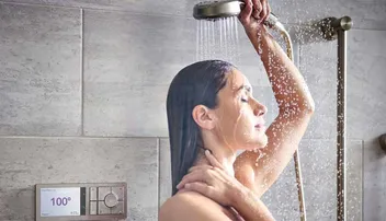 ଶୀତଦିନେ ନଗାଧୋଇଲେ ଏହିସବୁ ଲାଭ ମିଳିଥାଏ