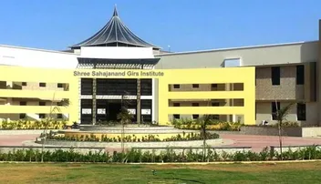 ଗୁଜରାଟ: ଅନ୍ତର୍ବସ୍ତ୍ର ଖୋଲି ଋତୁସ୍ରାବ ହୋଇନଥିବା ପ୍ରମାଣ ଦେବାକୁ କହିଲେ କର୍ତ୍ତୃପକ୍ଷ!