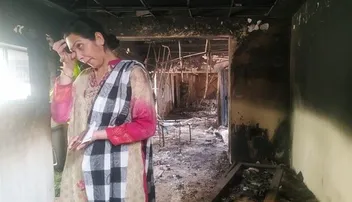 ସ୍କୁଲକୁ ବି ଛାଡ଼ିଲେନି, ବହି ଓ ବେଞ୍ଚ ଏବେ ପାଉଁଶ