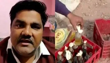 ପୁଲିସ୍‌ର ଏଫ୍‌ଆଇଆର ପରେ ତାହିର୍‌ ଆପ୍‌ରୁ ନିଲମ୍ବିତ