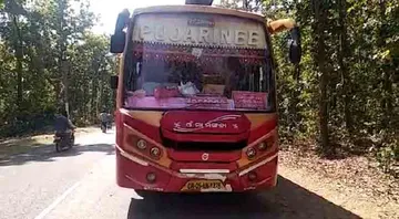 ବସ୍‌ରେ ପିଟି ହୋଇ ଚାଲିଗଲା ବାଇକ୍ ଆରୋହୀଙ୍କ ଜୀବନ