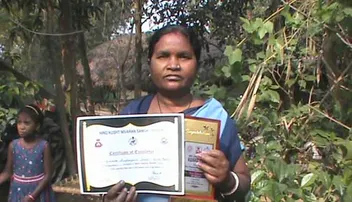 କୁଷ୍ଠରୋଗୀଙ୍କ ମଦର ଟେରେସା ପୁଷ୍ପାଞ୍ଜଳି ଦିଦି