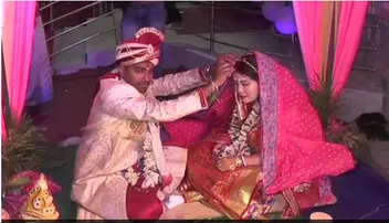 କରୋନା ଯୋଗୁଁ ଭାରତରେ ବିବାହ କଲେ ଚାଇନା ଯୁବତୀ