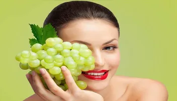 ତ୍ୱଚାରେ ଚମକ ଆଣେ ଅଙ୍ଗୁର ଫେଶ୍‌ ପ୍ୟାକ୍‌