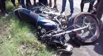 ଦୁଇ ବାଇକ୍‌ ମୁହାଁମୁହିଁ ଧକ୍କା; ୩ ମୃତ