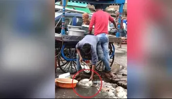 ‘ଷ୍ଟ୍ରିଟ୍‌ ଫୁଡ୍‌ ଖାଉଥିଲେ କରୋନା ଭାଇରସ୍‌କୁ ଡରନ୍ତୁ ନାହିଁ’