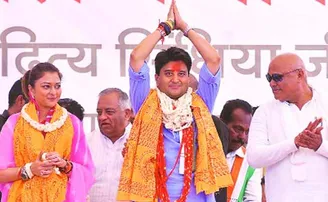 ହୋଲିରେ ଗେରୁଆ ହେବେ କି ସିନ୍ଧିଆ?