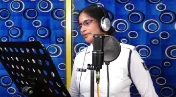 ଗୀତରେ ଗୀତରେ କରୋନା ରୋକିବାକୁ ସଚେତନ କଲେ ଟ୍ରାଫିକ କନଷ୍ଟେବଳ