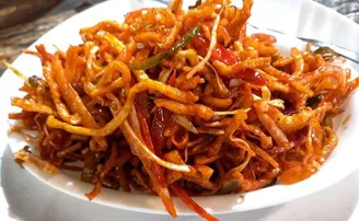 କ୍ରିସ୍‌ପି ଚଟ୍‌ପଟା ନୁଡଲ୍ସ୍