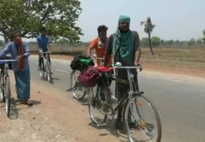 ପାଖରେ ଟଙ୍କା ନାହିଁ, ସାଇକେଲରେ ଛତିଶଗଡ଼ରୁ ବାହାରିଲେ କୋଣାର୍କ