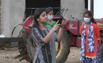 ଗାଁକୁ ଆସୁନି ନେଟ୍‌ୱାର୍କ; ଅନ୍‌ଲାଇନ୍‌ ପାଠପଢ଼ାରୁ ବଞ୍ଚିତ ଛାତ୍ରଛାତ୍ରୀ