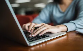 'ଓ୍ୱାର୍କ ଫ୍ରମ୍ ହୋମ୍' କର୍ମଚାରୀଙ୍କ ପାଇଁ ଡବ୍ଲୁଏଚଓର ଚ୍ୟାଲେଞ୍ଜ