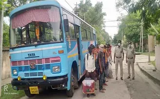 ପ୍ରବାସୀ ଶ୍ରମିକଙ୍କୁ ବସ୍‌ ଯୋଗେ ଗାଁକୁ ପଠାଇଲା ପୁଲିସ୍‌