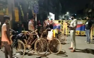 ସାଇକେଲ୍‌ରେ ଯାଉଥିଲେ, ଅଟକାଇଲା ପୁଲିସ୍‌