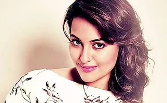 ପେଣ୍ଟିଂ ନିଲାମ କରି ଦିନ ମଜୁରିଆଙ୍କୁ ସାହାଯ୍ୟ କରିବେ ସୋନାକ୍ଷୀ