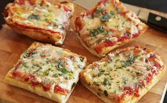 ଇଭିନିଂ ସ୍ନାକ୍ସରେ ତିଆରି କରନ୍ତୁ 'ବ୍ରେଡ୍ ପିଜ୍ଜା'