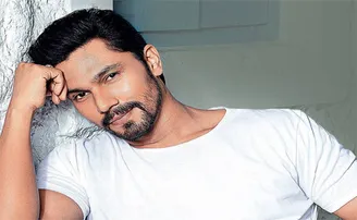 ପାର୍ଲେ-ଜି ପ୍ୟାକିଙ୍ଗକୁ ପ୍ଲାଷ୍ଟିକ ମୁକ୍ତ କରିବାକୁ ନିବେଦନ କଲେ ରଣଦୀପ୍ ହୁଡ୍ଡା